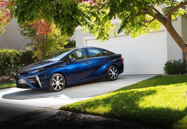 Toyota Sells Over 1.52 Million Electrified Vehicles in 2017